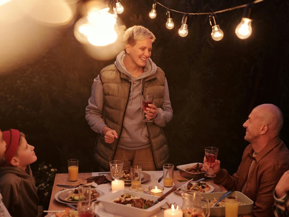 Fortalecer laços familiares e amizades com comunicação amorosa e momentos de união